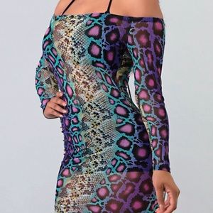 NEEDS TO GO——Sexy beach coverup